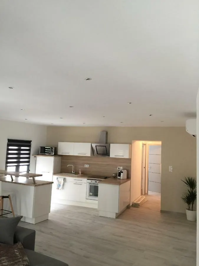 Appartement L'Islois LʼIsle-sur-la-Sorgue 0*,  France